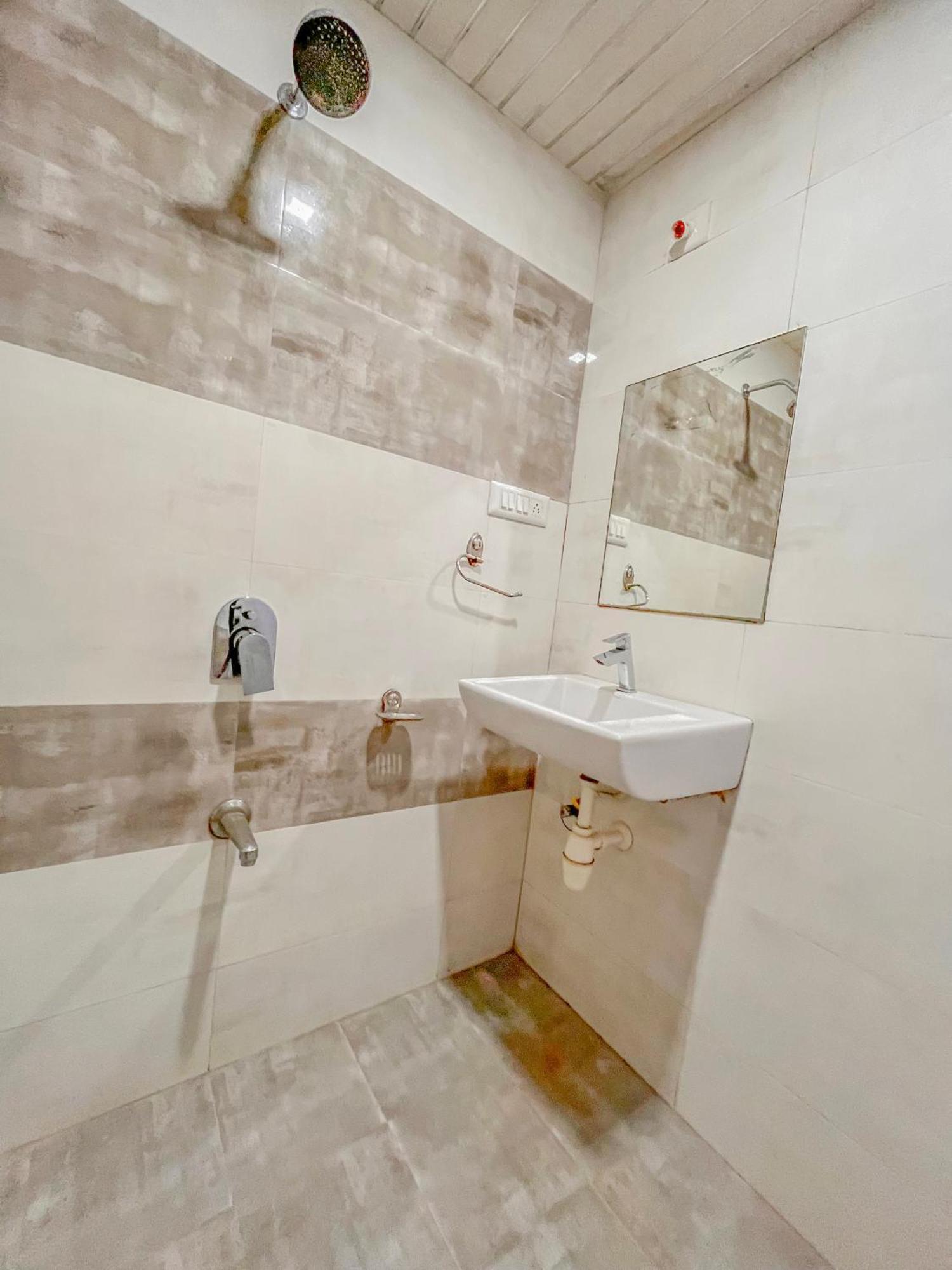 Stayguru Park View Residency Bhuj Εξωτερικό φωτογραφία