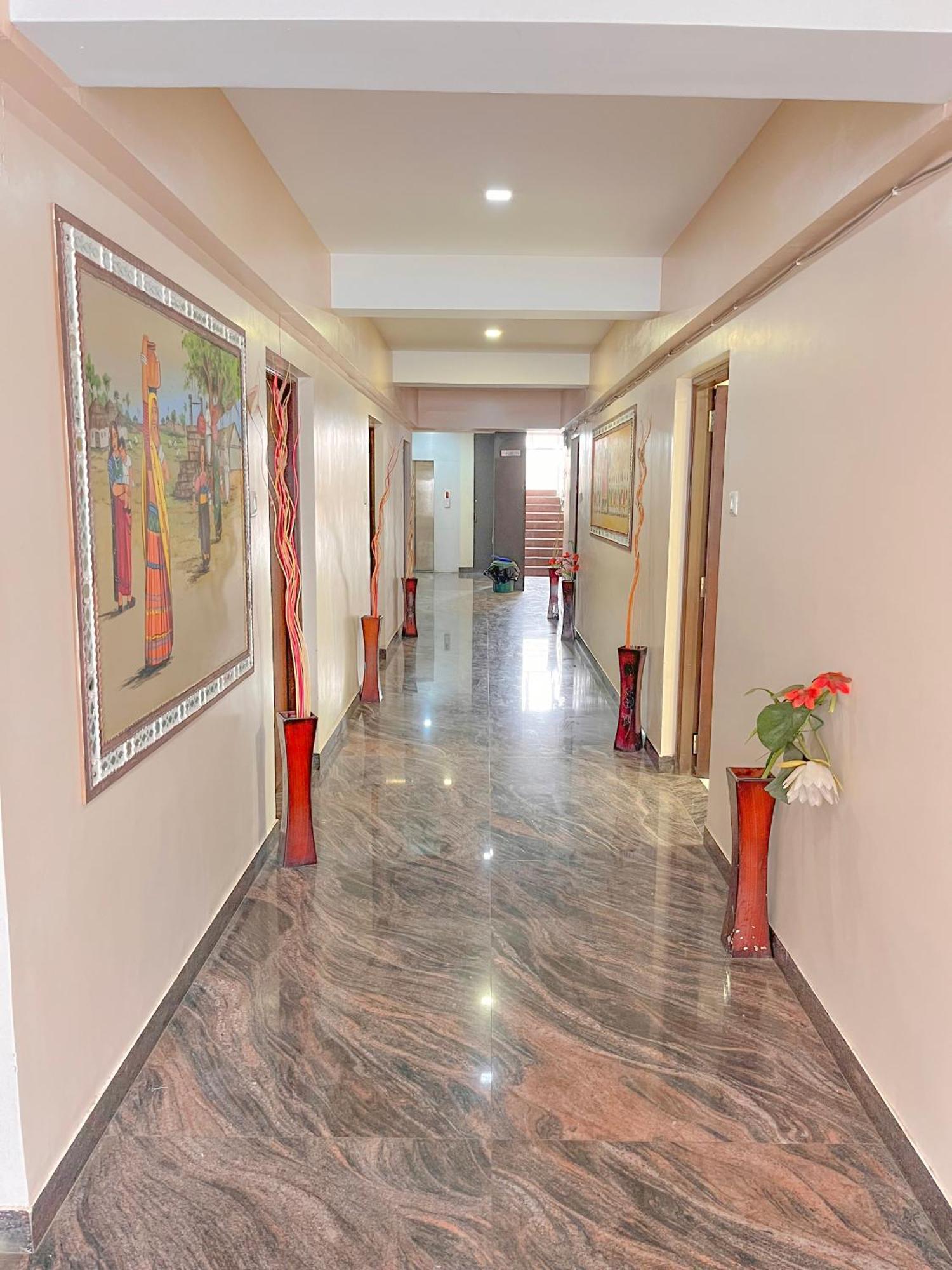 Stayguru Park View Residency Bhuj Εξωτερικό φωτογραφία