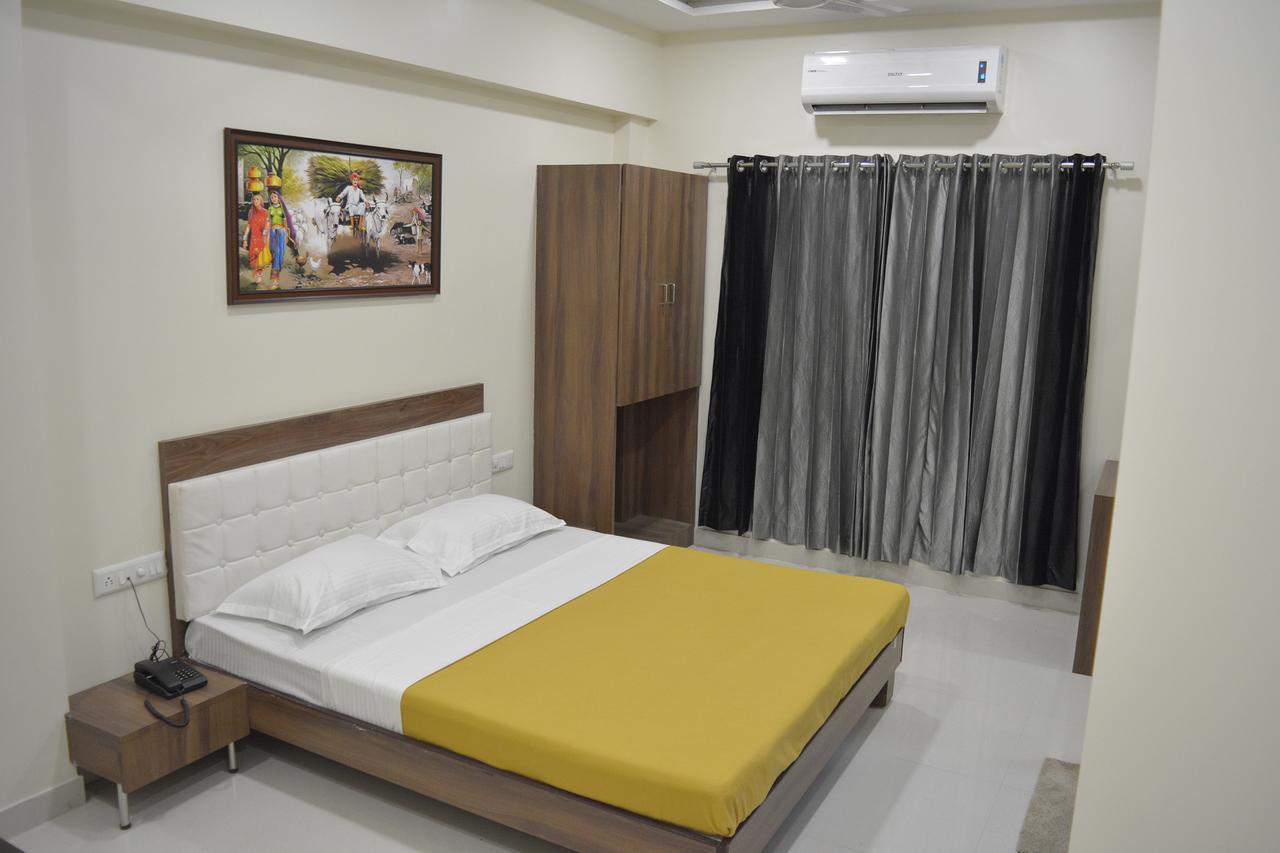 Stayguru Park View Residency Bhuj Εξωτερικό φωτογραφία
